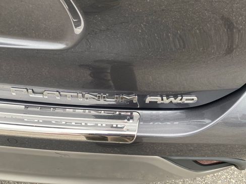 Used 2020 Toyota Highlander Platinum image 16
