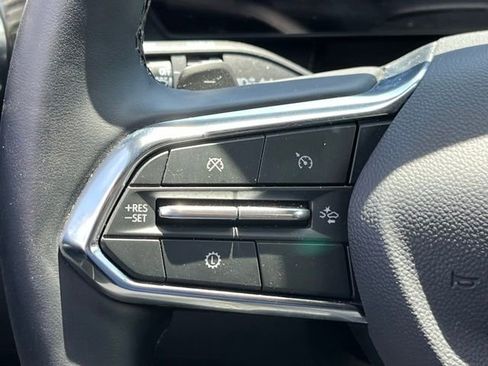 Used 2026 Chevrolet Equinox LT AWD/4WD image 17