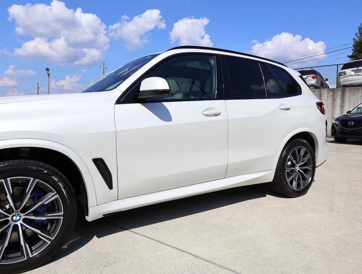 Used 2022 BMW X5 xDrive40i w/ M Sport Package AWD/4WD image 35
