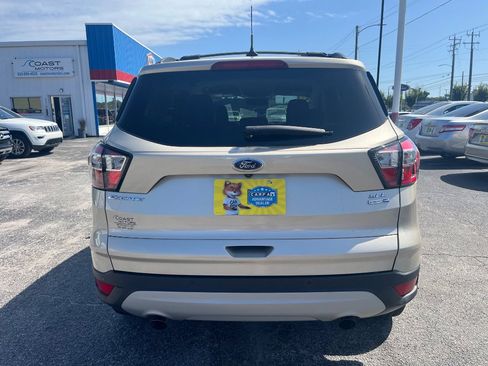 Used 2018 Ford Escape SEL image 4