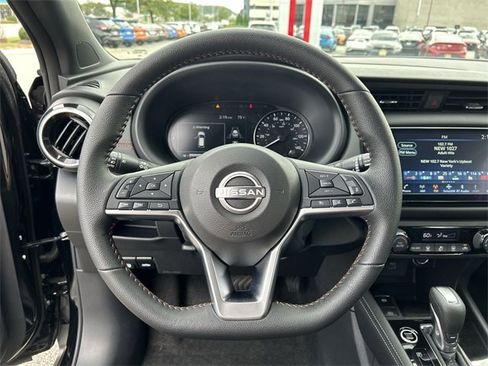 Certified 2024 Nissan Kicks SR image 18