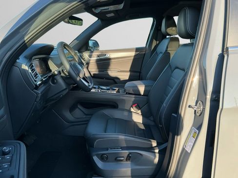 New 2025 Volkswagen Atlas Cross Sport SEL image 9