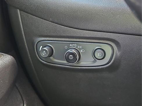 Used 2021 Chevrolet Equinox LT FWD image 13
