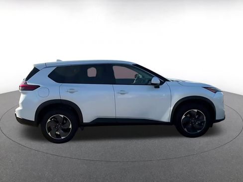 Used 2025 Nissan Rogue SV AWD/4WD image 15