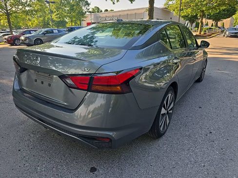Used 2022 Nissan Altima 2.5 SV FWD image 7