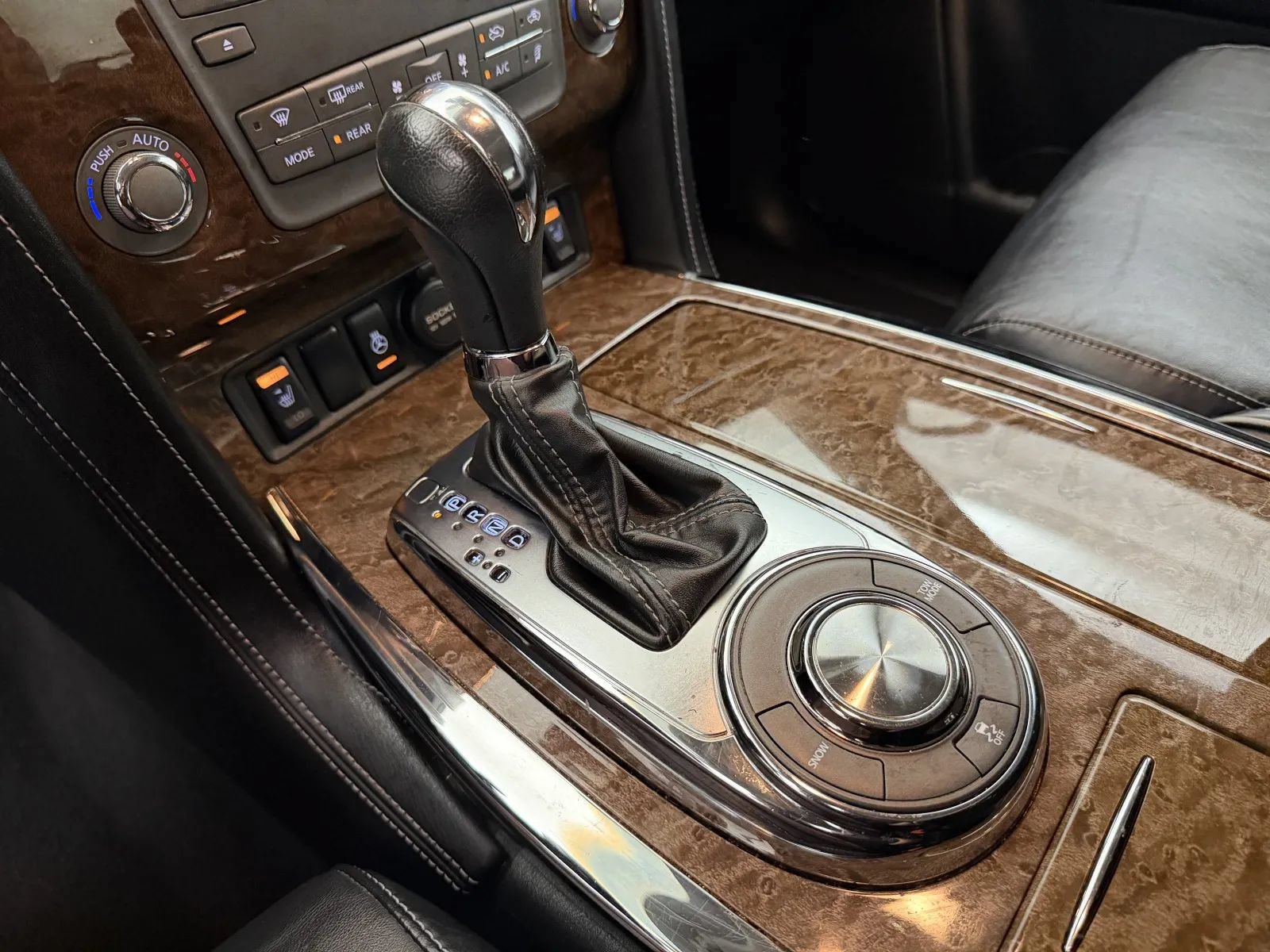 Used 2016 INFINITI QX80 2WD image 24