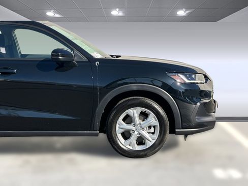 Certified 2025 Honda HR-V LX image 34