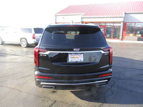 Used 2021 Cadillac XT6 Premium Luxury image 4
