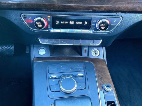 Used 2019 Audi Q5 2.0T Premium AWD/4WD image 15