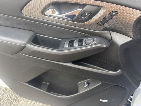 Used 2023 Chevrolet Traverse Premier w/ Redline Edition image 11