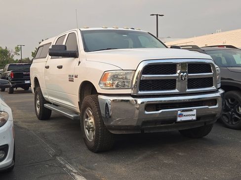 Used 2016 RAM 2500 Tradesman w/ Chrome Appearance Group AWD/4WD image 3