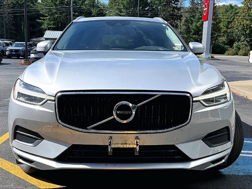 Used 2020 Volvo XC60 T5 Momentum w/ Protection Package Premier AWD/4WD image 2