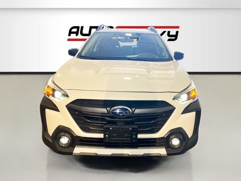 Used 2025 Subaru Outback Limited AWD/4WD image 2