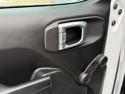 Used 2018 Jeep Wrangler Unlimited Sport image 18