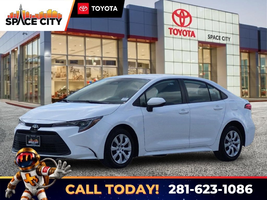 Used 2025 Toyota Corolla LE FWD image 1