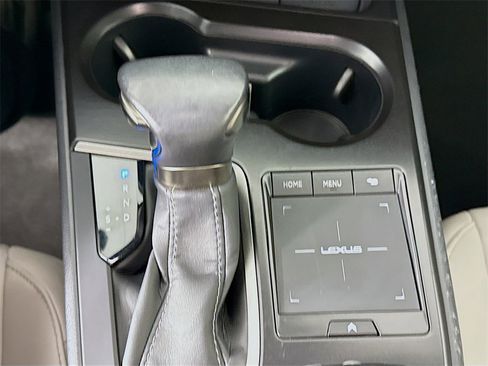 Used 2022 Lexus UX 250h image 17