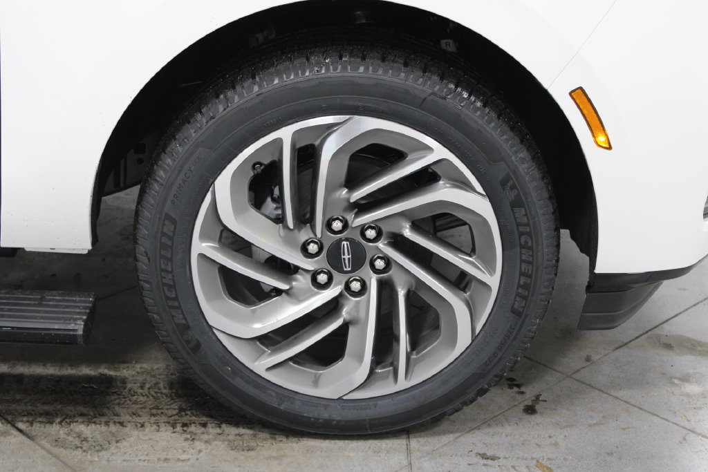 New 2026 Lincoln Navigator Reserve AWD/4WD image 13