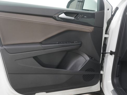 Used 2022 Volkswagen Taos SEL image 19