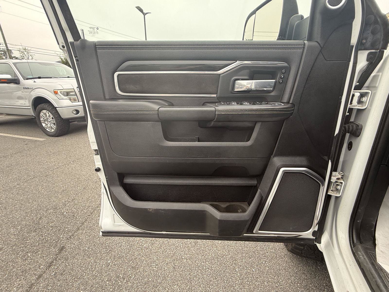Used 2022 RAM 2500 Laramie AWD/4WD image 11