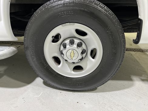 Used 2023 Chevrolet Express 2500 w/ Driver Convenience Package image 13