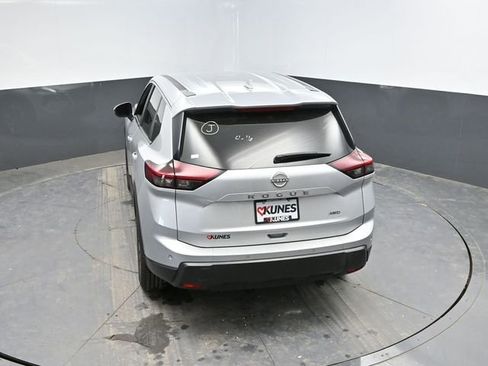 Used 2025 Nissan Rogue SV AWD/4WD image 43