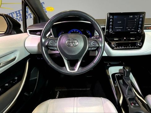 Used 2020 Toyota Corolla XSE FWD image 9