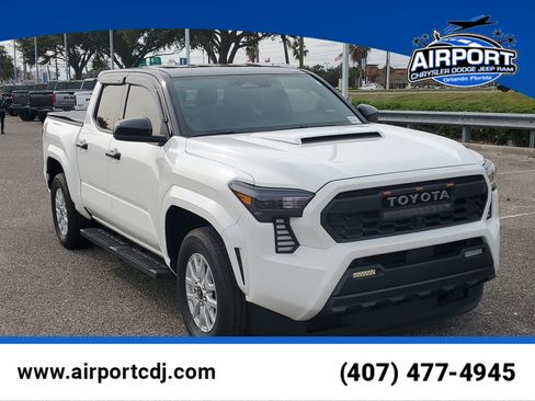 Used 2024 Toyota Tacoma SR image 1
