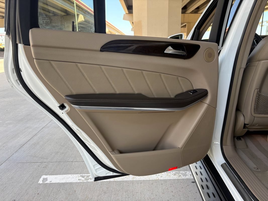 Used 2014 Mercedes-Benz GL 450 4MATIC image 21