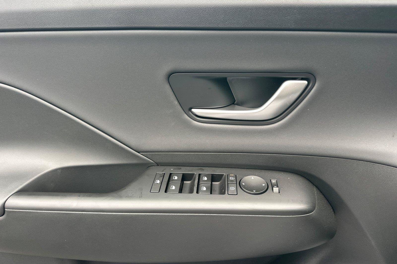 New 2027 Hyundai Kona Limited FWD image 10