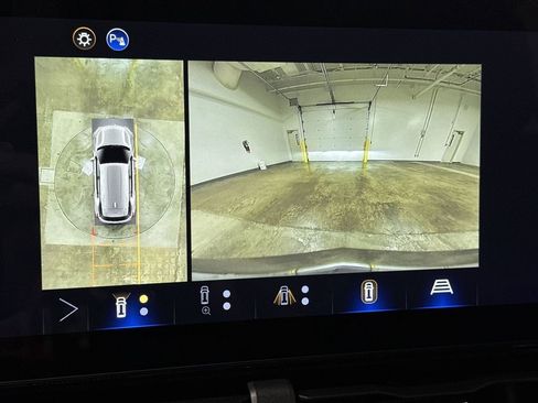 New 2026 Chevrolet Equinox LT w/ Safety and Technology Package AWD/4WD image 16