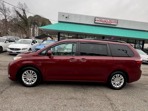 Used 2016 Toyota Sienna image 6