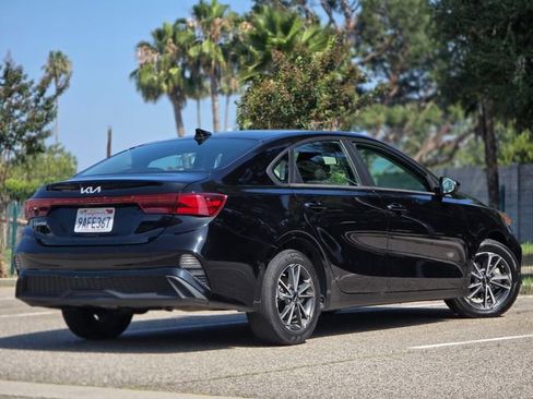 Used 2022 Kia Forte LXS FWD image 10