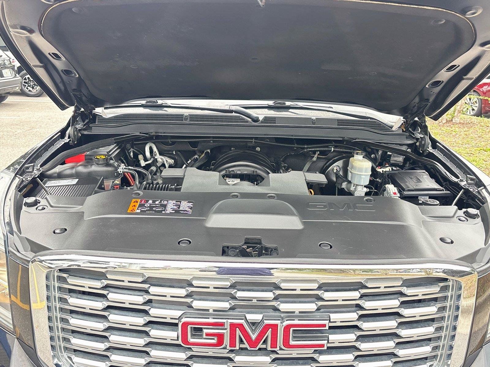 Used 2019 GMC Yukon Denali w/ Denali Ultimate Package AWD/4WD image 34