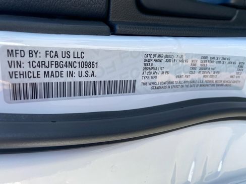 Used 2022 Jeep Grand Cherokee Limited image 38