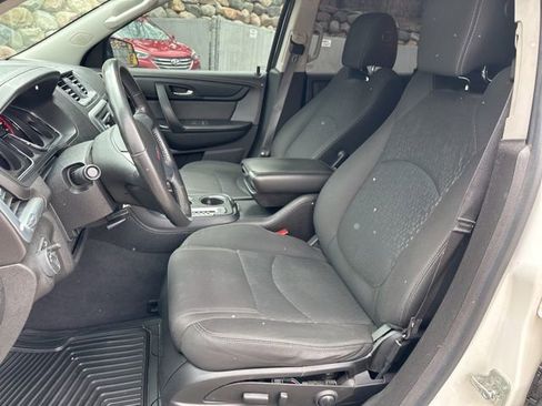 Used 2014 GMC Acadia SLE image 12