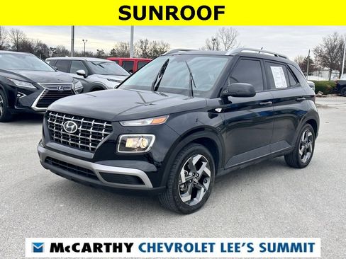 Used 2024 Hyundai Venue SEL image 5