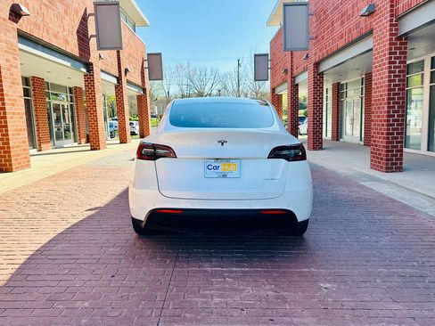 Used 2020 Tesla Model Y Long Range image 5