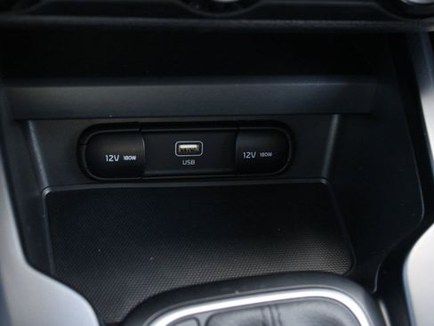 Used 2025 Kia Soul LX FWD image 34