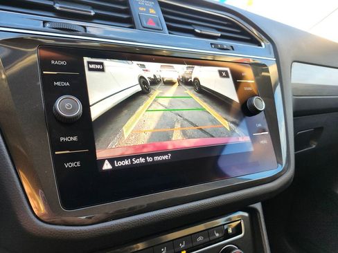 Used 2018 Volkswagen Tiguan SE image 15