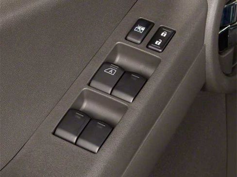 Used 2012 Nissan Xterra PRO-4X w/ Pro-4x Leather Pkg AWD/4WD image 14