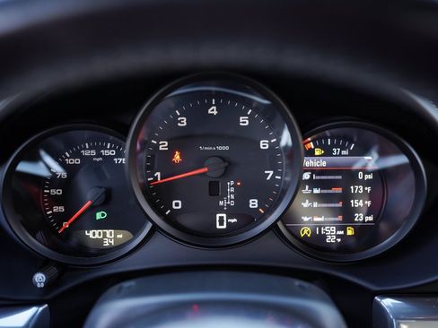 Used 2022 Porsche 718 Cayman image 24