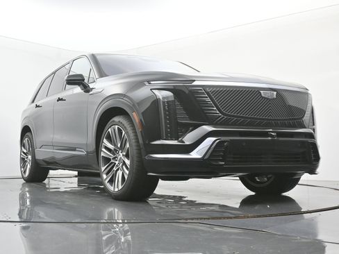 New 2026 Cadillac Vistiq Platinum w/ LPO, Floor Liner Package image 22