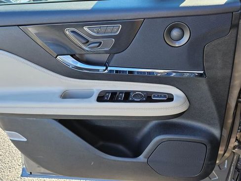 New 2025 Lincoln Corsair Reserve w/ Equipment Group 202A image 28