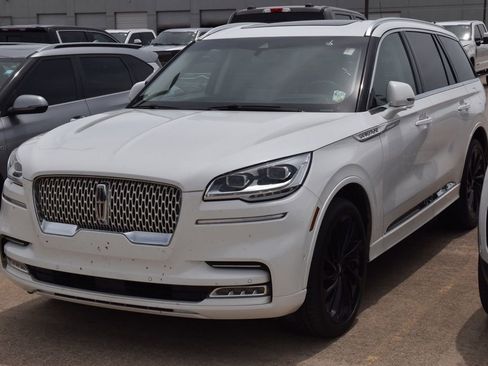 Used 2022 Lincoln Aviator Reserve w/ Equipment Group 201A AWD/4WD image 2