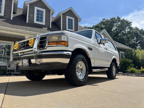 Used 1993 Ford Bronco XLT AWD/4WD image 29