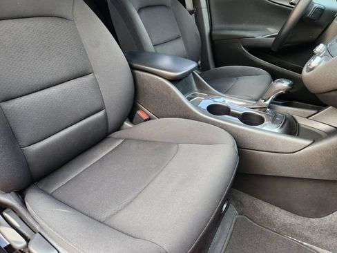 Used 2020 Chevrolet Malibu RS FWD image 14