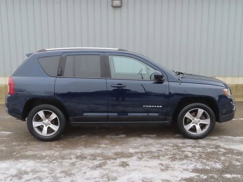 Used 2016 Jeep Compass High Altitude image 2