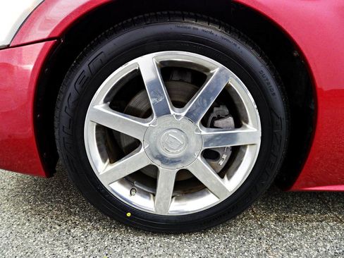 Used 2005 Cadillac XLR RWD image 21