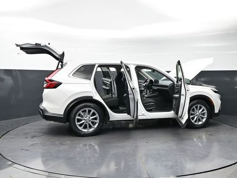 Certified 2025 Honda CR-V EX image 40
