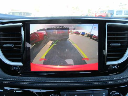 New 2025 Chrysler Pacifica Select image 44